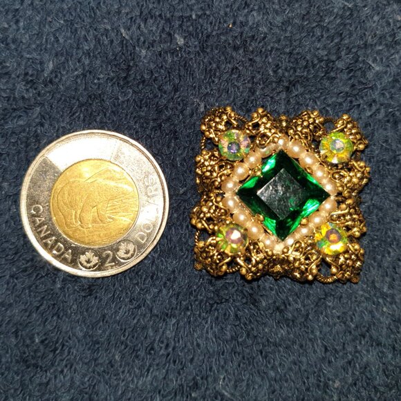 🌟 Fabulous Vintage Germany Brooch – Emerald Green Glass, AB Crystals & Pearls - Picture 5 of 11